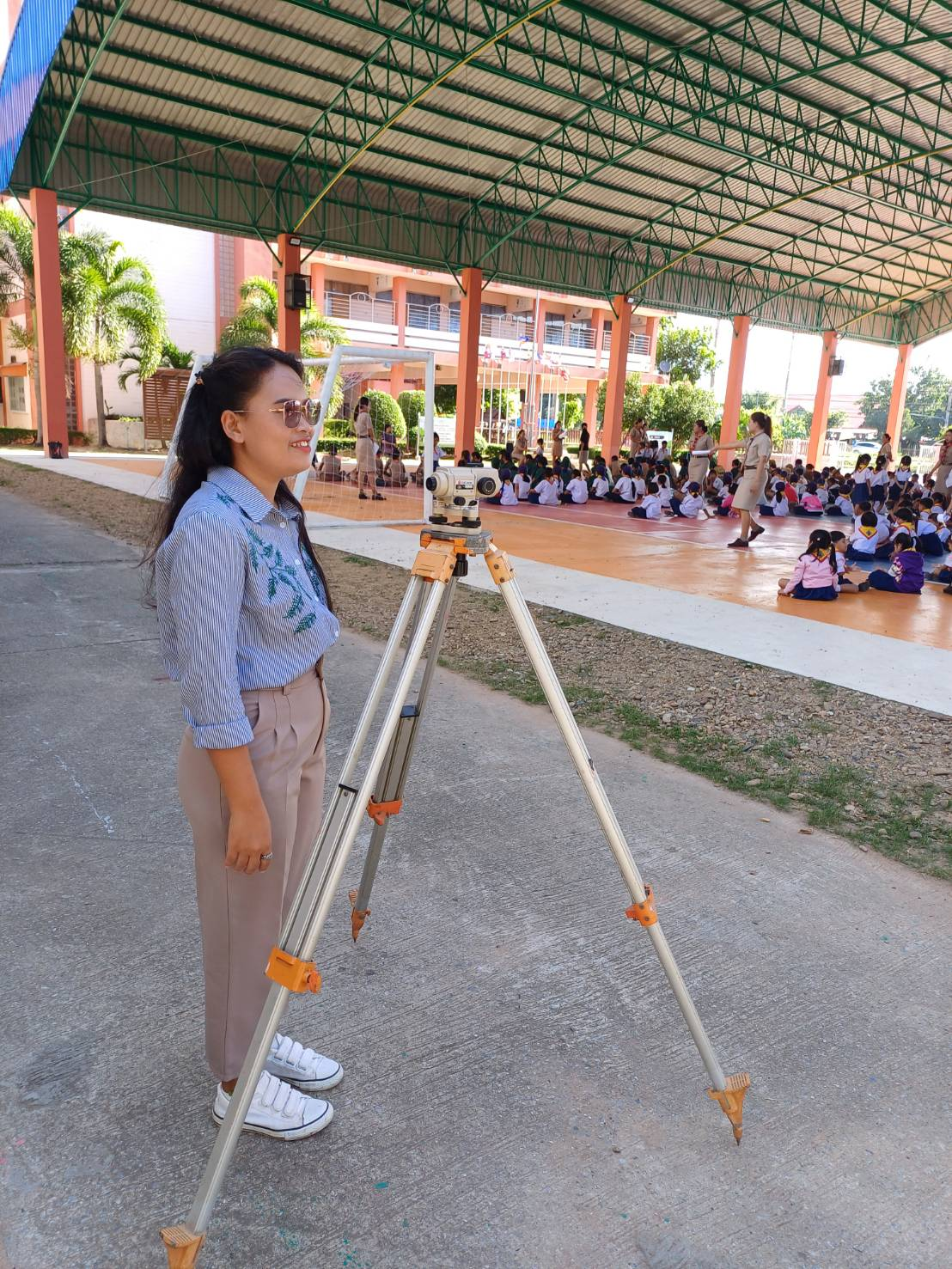 วันที่ 16 พฤศจิกายน 2566 นายชัยรัตน์ กิตติหิรัญวัฒน์ นายกเทศมนตรีตำบลตลาดแค มอบหมายให้เจ้าหน้าที่เทศบาลตำบลตลาดแค ดำเนินการสำรวจพื้นที่ เพื่อดำเนินการโครงการปรับปรุงภูมิทัศน์รอบอาคารอเนกประสงค์หลังคาโค้งของโรงเรียนเทศบาลตลาดแค อำเภอโนนสูง จังหวัดนครราชสีมา