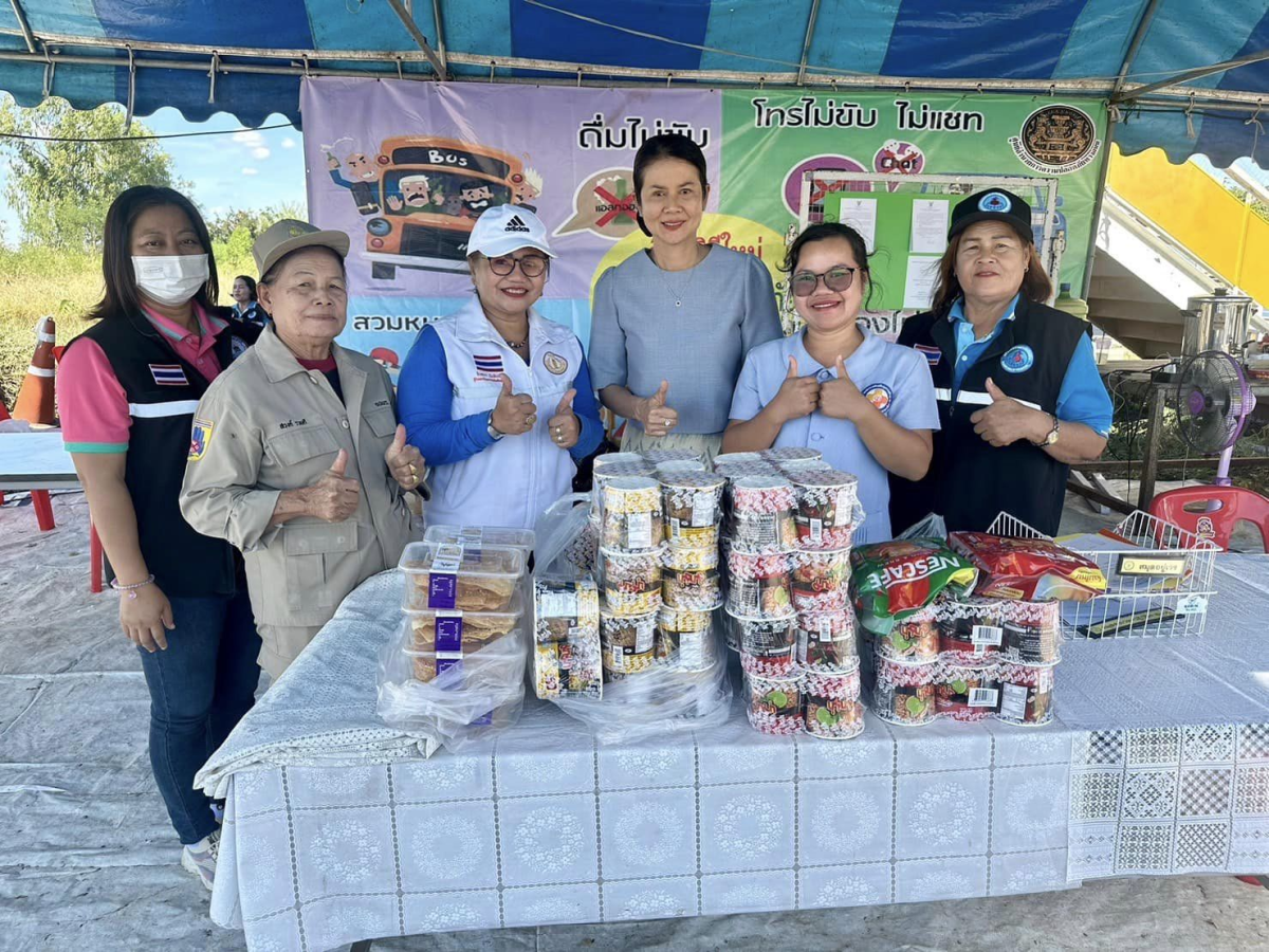 วันที่ 29 ธันวาคม 2566 เทศบาลตำบลตลาดแค นำโดยนายชัยรัตน์ กิตติหิรัญวัฒน์ นายกเทศมนตรีตำบลตลาดแค จัดตั้งศูนย์ปฏิบัติการร่วมป้องกันและลดอุบัติเหตุทางถนน ช่วงเทศกาลปีใหม่ 2567 เทศบาลตำบลตลาดแค เพื่ออำนวยความสะดวกให้กับพี่น้องประชาชน ผู้ใช้รถใช้ถนนเดินทางกลับภูมิลำเนาในช่วงเทศกาลปีใหม่