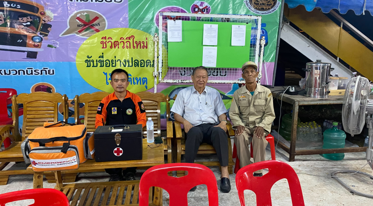 วันที่ 1 มกราคม 2567 นายชัยรัตน์ กิตติหิรัญวัฒน์ นายกเทศมนตรีตำบลตลาดแค ลงพื้นที่ตรวจเยี่ยมให้กำลังใจเจ้าหน้าที่ประจำจุดตรวจ/จุดบริการประชาชนฯ ศูนย์ปฏิบัติการร่วมป้องกันและลดอุบัติเหตุทางถนน ช่วงเทศกาลปีใหม่ 2567 เทศบาลตำบลตลาดแค