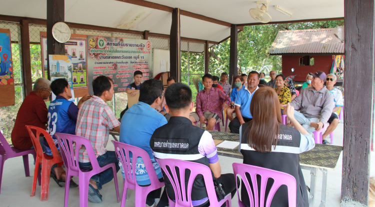 วันที่ 8 มีนาคม  2567 นายชัยรัตน์ กิตติหิรัญวัฒน์ นายกเทศมนตรีตำบลตลาดแค มอบหมายให้เจ้าหน้าที่เทศบาลตำบลตลาดแค ประชุมร่วมกับผู้ใหญ่บ้าน ผู้นำชุมชน และประชาชน บ้านตลาดแคตะวันออก หมู่ 15 เพื่อพิจารณาในการขจัดเหตุเดือดร้อนรำคาญ กรณีสุนัขจรจัด ณ บริเวณศาลากลางหมู่บ้านตลาดแคตะวันออก หมู่ 15 อำเภอโนนสูง จังหวัดนครราชสีมา