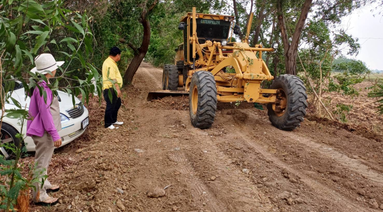 วันที่  19  มีนาคม 2567 นายชัยรัตน์ กิตติหิรัญวัฒน์ นายกเทศบาลตำบลตลาดแค มอบหมายให้คณะกรรมการตรวจรับพัสดุ  ลงพื้นที่ดำเนินการควบคุมการก่อสร้างงานโครงการก่อสร้างถนน คสล. ถนนเข้า-ออก บ่อระบบรวบรวมและบำบัดน้ำเสียของเทศบาลตำบลตลาดแค  ชุมชนสำโรงตะวันออก หมู่ที่ 1 ตำบลธารปราสาท อำเภอโนนสูง จังหวัดนครราชสีมา