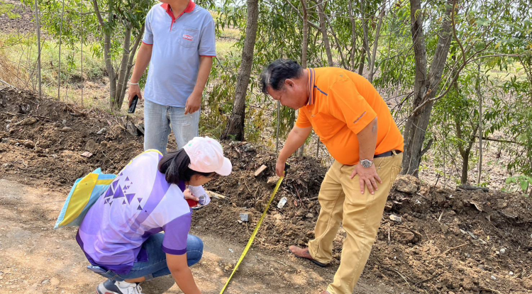 วันที่ 21 มีนาคม 2567 นายชัยรัตน์ กิตติหิรัญวัฒน์ นายกเทศบาลตำบลตลาดแค มอบหมายให้คณะกรรมการตรวจรับพัสดุ  ลงพื้นที่ดำเนินการควบคุมการก่อสร้างงานโครงการก่อสร้างถนน คสล. ถนนเข้า-ออก บ่อระบบรวบรวมและบำบัดน้ำเสียของเทศบาลตำบลตลาดแค  ชุมชนสำโรงตะวันออก หมู่ที่ 1 ตำบลธารปราสาท อำเภอโนนสูง จังหวัดนครราชสีมา