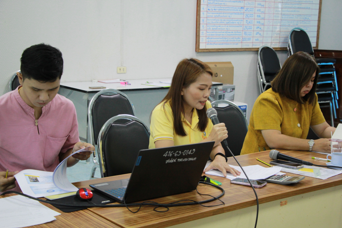 วันที่ 2 เมษายน 2567 นายชัยรัตน์ กิตติหิรัญวัฒน์ นายกเทศมนตรีตำบลตลาดแค พร้อมด้วยคณะอนุกรรมการสนับสนุนการจัดบริการดูแลระยะยาว สำหรับผู้สูงอายุที่มีภาวะพึ่งพิงและบุคคลอื่นที่มีภาวะพึ่งพิง ร่วมประชุมพิจารณาแผนการจัดบริการดูแลระยะยาวด้านสาธารณสุขสำหรับผู้สูงอายุที่มีภาวะพึ่งพิงและบุคคลอื่นที่มีภาวะพึ่งพิง ในพื้นที่เขตเทศบาลตำบลตลาดแค เพื่อพิจารณาขอความเห็นชอบสนับสนุนงบบริการสาธารณสุขสำหรับผู้สูงอายุที่มีภาวะพึ่งพิงและบุคคลอื่นที่มีภาวะพึ่งพิง ประจำปีงบประมาณ 2565 ณ ห้องประชุมเท... ดูเพิ่มเติม