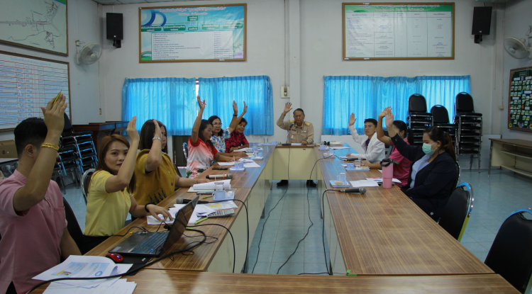 วันที่ 2 เมษายน 2567 นายชัยรัตน์ กิตติหิรัญวัฒน์ นายกเทศมนตรีตำบลตลาดแค พร้อมด้วยคณะอนุกรรมการสนับสนุนการจัดบริการดูแลระยะยาว สำหรับผู้สูงอายุที่มีภาวะพึ่งพิงและบุคคลอื่นที่มีภาวะพึ่งพิง  ร่วมประชุมพิจารณาแผนการจัดบริการดูแลระยะยาวด้านสาธารณสุขสำหรับผู้สูงอายุที่มีภาวะพึ่งพิงและบุคคลอื่นที่มีภาวะพึ่งพิง ในพื้นที่เขตเทศบาลตำบลตลาดแค เพื่อพิจารณาขอความเห็นชอบสนับสนุนงบบริการสาธารณสุขสำหรับผู้สูงอายุที่มีภาวะพึ่งพิงและบุคคลอื่นที่มีภาวะพึ่งพิง ประจำปีงบประมาณ 2565 ณ ห้องประชุมเท... ดูเพิ่มเติม