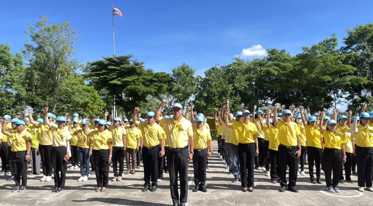 วันที่ 7 มิถุนายน 2567  นายชัยรัตน์ กิตติหิรัญวัฒน์ นายกเทศมนตรีตำบลตลาดแค มอบหมายให้ นางสาวบรรรจง เพ็ชรพิมาย รองนายกเทศมนตรีตำบลตลาดแค  ร่วมกิจกรรมจิตอาสาพัฒนาคูคลอง "เราทำความดี ด้วยหัวใจ" เฉลิมพระเกียรติสมเด็จพระนางเจ้าฯ พระบรมราชินี เนื่องในโอกาสวันเฉลิมพระชนมพรรษา 3 มิถุนายน 2567 ณ บริเวณสระน้ำองค์การบริหารส่วนตำบลบิง ตำบลบิง อำเภอโนนสูง จังหวัดนครราชสีมา