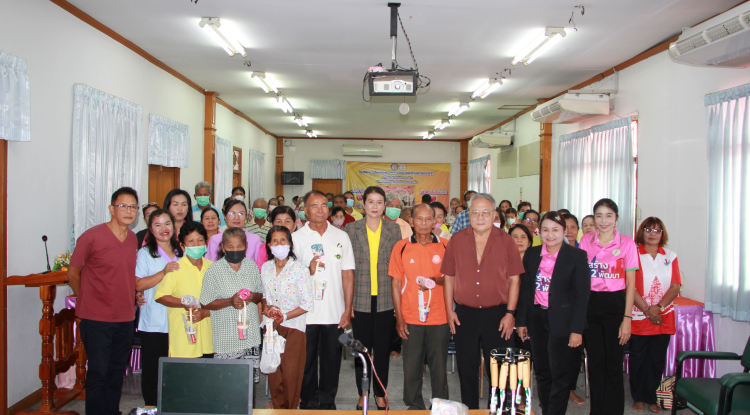 วันที่ 23 กรกฎาคม 2567 นายชัยรัตน์ กิตติหิรัญวัฒน์ นายกเทศมนตรีตำบลตลาดแค มอบหมายให้ นางสาวบรรจง เพ็ชรพิมาย รองนายกเทศมนตรีตำบลตลาดแค เป็นประธานเปิดโครงการ "สูงวัย สูงค่า ร่วมใจรักษ์สุขภาพช่องปาก" ประจำปีงบประมาณ 2567 กองทุนหลักประกันสุขภาพเทศบาลตำบลตลาดแค  ณ โรงพยาบาลส่งเสริมสุขภาพตำบลตลาดแค ตำบลธารปราสาท อำเภอโนนสูง จังหวัดนครราชสีมา