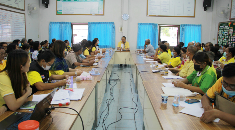 วันที่ 31 กรกฎาคม 2567 นายชัยรัตน์ กิตติหิรัญวัฒน์ นายกเทศมนตรีตำบลตลาดแค พร้อมด้วยคณะผู้บริหาร สมาชิกสภาเทศบาล ผู้นำชุมชน  ร่วมประชุมชี้แจงแนวทางเพื่อขอรับงบประมาณโครงการตามแนวทางพระราชดำริด้านสาธารณสุข  ณ ห้องประชุมเทศบาลตำบลตลาดแค อำเภอโนนสูง จังหวัดนครราชสีมา