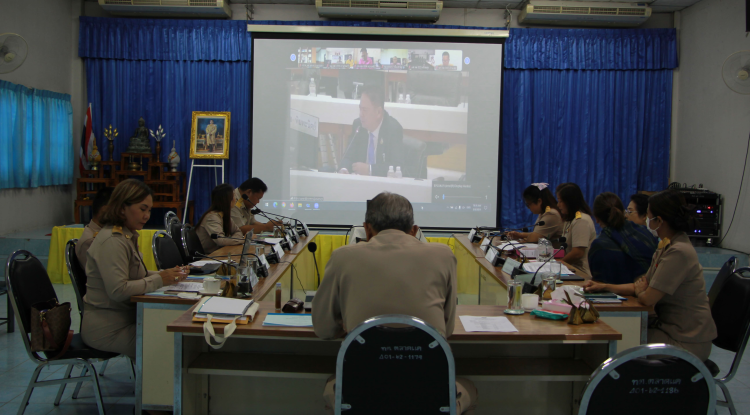 วันที่ 6 สิงหาคม 2567 นายชัยรัตน์ กิตติหิรัญวัฒน์ นายกเทศมนตรีตำบลตลาดแค พร้อมด้วยนางสาวบรรจง เพ็ชรพิมาย รองนายกเทศมนตรีตำบลตลาดแค นางวรรณา นานอก รองนายกเทศมนตรีตำบลตลาดแค และเจ้าหน้าที่เทศบาลตำบลตลาดแค  เข้าร่วมประชุมชี้แจงการพิจารณางบประมาณ จากคณะกรรมาธิการวิสามัญพิจารณาร่างพระราชบัญญัติงบประมาณรายจ่าย ประจำปีงบประมาณ พ.ศ.2568 สภาผู้แทนราษฎร ครั้งที่ 29/2567 กลุ่มจังหวัดภาคตะวันออกเฉียงเหนือตอนล่าง 1 ผ่านระบบ Video Conference  ณ ห้องประชุมเทศบาลตำบลตลาดแค อำเภอโนนสูง จังหวัดนครราชสีมา