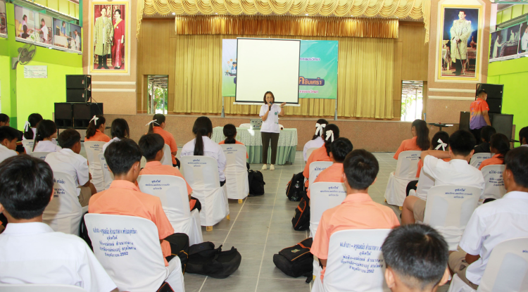 วันที่ 30 สิงหาคม 2567 นายชัยรัตน์ กิตติหิรัญวัฒน์ นายกเทศมนตรีตำบลตลาดแค มอบหมายให้เจ้าหน้าที่เทศบาลตำบลตลาดแค ร่วมพิธีเปิดโครงการวัยใส ห่างไกล จากโรคซึมเศร้า ซึ่งเป็นการจัดโครงการร่วมกันระหว่างโรงเรียนธารปราสาทเพชรวิทยา กับกองทุนหลักประกันสุขภาพในระดับท้องถิ่นหรือพื้นที่เทศบาลตำบลตลาดแค ณ อาคารอเนกประสงค์โรงเรียนธารปราสาทเพชรวิทยา ตำบลธารปราสาท อำเภอโนนสูง จังหวัดนครราชสีมา