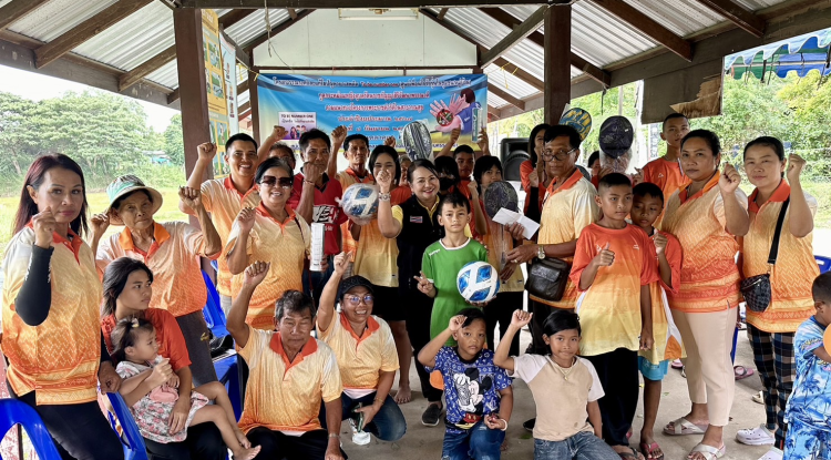 วันที่ 8 กันยายน 2567 นายชัยรัตน์ กิตติหิรัญวัฒน์ นายกเทศมนตรีตำบลตลาดแค มอบหมายให้เจ้าหน้าที่เทศบาลตำบลตลาดแค ร่วมโครงการรณรงค์และแก้ไขปัญหายาเสพติด To be number one (ศูนย์เพื่อนใจวัยรุ่นในชุมชน/หมู่บ้าน) ทูลกระหม่อมหญิงอุบลรัตนราชกัญญาสิริวัฒนาพรรณวดี ตามแนวทางโครงการพระราชดำริด้านสาธารณสุข ณ ชุมชนตลาดแค  อำเภอโนนสูง จังหวัดนครราชสีมา