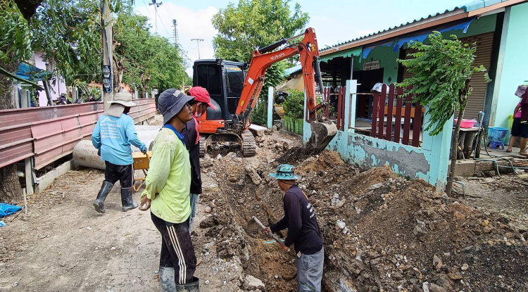 วันที่ 12 ตุลาคม 2567 นายชัยรัตน์ กิตติหิรัญวัฒน์ นายกเทศมนตรีตำบลตลาดแค มอบหมายให้เจ้าหน้าที่เทศบาลตำบลตลาดแค  ลงพื้นที่ควบคุมการดำเนินงานโครงการปรับปรุงซ่อมแซมถนนคอนกรีตเสริมเหล็ก ถนนเทศบาลซอย 9/2 ชุมชนโนนพิมาน หมู่ที่ 12