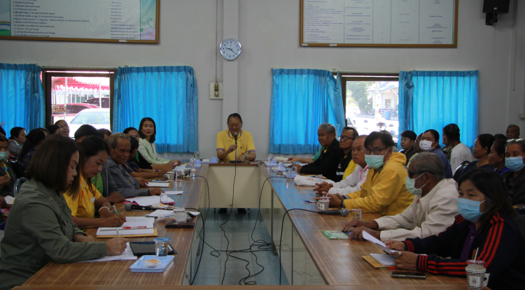 วันที่ 18 ธันวาคม 2567 นายชัยรัตน์ กิตติหิรัญวัฒน์ นายกเทศมนตรีตำบลตลาดแค พร้อมด้วยคณะผู้บริหาร สมาชิกสภาเทศบาลตำบลตลาดแค ร่วมประชุมคณะกรรมการชุมชน  ครั้งที่ 3 ประจำปีงบประมาณ 2568 ณ ห้องประชุมเทศบาลตำบลตลาดแค ตำบลธารปราสาท อำเภอโนนสูง จังหวัดนครราชสีมา