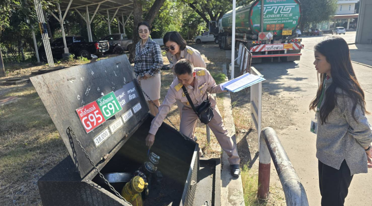 วันที่ 18 ธันวาคม 2567 นายชัยรัตน์ กิตติหิรัญวัฒน์ นายกเทศมนตรีตำบลตลาดแค มอบหมายให้เจ้าหน้าที่เทศบาลตำบลตลาดแค ลงพื้นที่ดำเนินการออกตรวจสถานประกอบการปั้มน้ำมัน เพื่อต่อใบอนุญาต (ธพ.น.2) จำนวน 2 ปั้ม  ตำบลธารปราสาท อำเภอโนนสูง จังหวัดนครราชสีมา