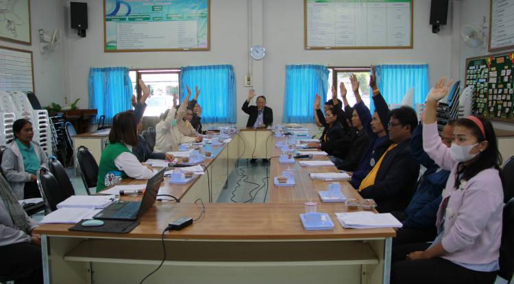 วันที่ 15 มกราคม 2568 นายชัยรัตน์ กิตติหิรัญวัฒน์ นายเทศมนตรีตำบลตลาดแค พร้อมด้วยคณะกรรมการกองทุนหลักประกันสุขภาพ เทศบาลตำบลตลาดแค ร่วมประชุมคณะกรรมการกองทุนหลักประกันสุขภาพ เทศบาลตำบลตลาดแค ประจำปีงบประมาณ 2568 ครั้งที่ 1/2568 