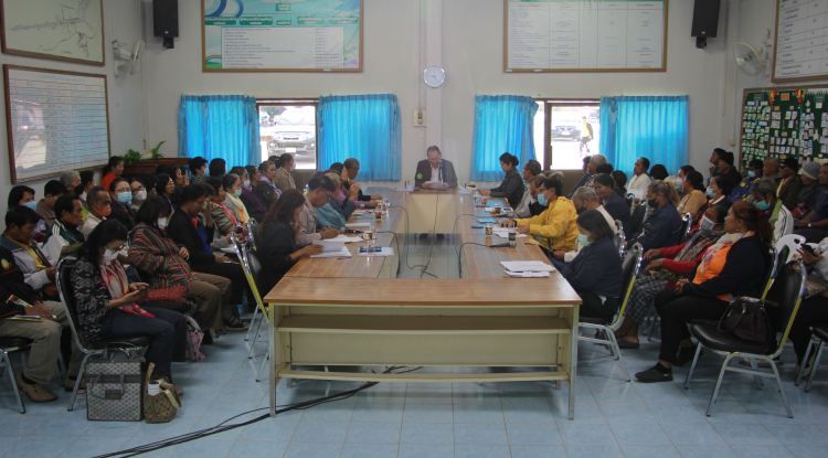 วันที่ 16 มกราคม 2568 นายชัยรัตน์ กิตติหิรัญวัฒน์ นายกเทศมนตรีตำบลตลาดแค พร้อมด้วยคณะผู้บริหาร สมาชิกสภาเทศบาลตำบลตลาดแค ร่วมประชุมคณะกรรมการชุมชน  ครั้งที่ 4 ประจำปีงบประมาณ 2568