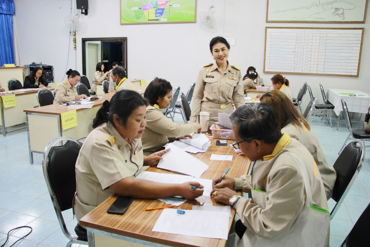 วันที่ 31 มีนาคม 2568 ภาพบรรยากาศการรับสมัครเลือกตั้งสมาชิกสภาเทศบาลและนายกเทศมนตรีตำบลตลาดแค ณ ศูนย์ประสานงานการเลือกตั้งเทศบาลตำบลตลาดแค อำเภอโนนสูง จังหวัดนครราชสีมา