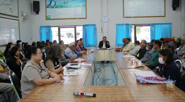 วันที่ 17 มีนาคม 2568 นายชัยรัตน์ กิตติหิรัญวัฒน์ นายกเทศมนตรีตำบลตลาดแค พร้อมด้วยคณะผู้บริหาร สมาชิกสภาเทศบาลตำบลตลาดแค ร่วมประชุมคณะกรรมการชุมชน  ครั้งที่ 6 ประจำปีงบประมาณ 2568 