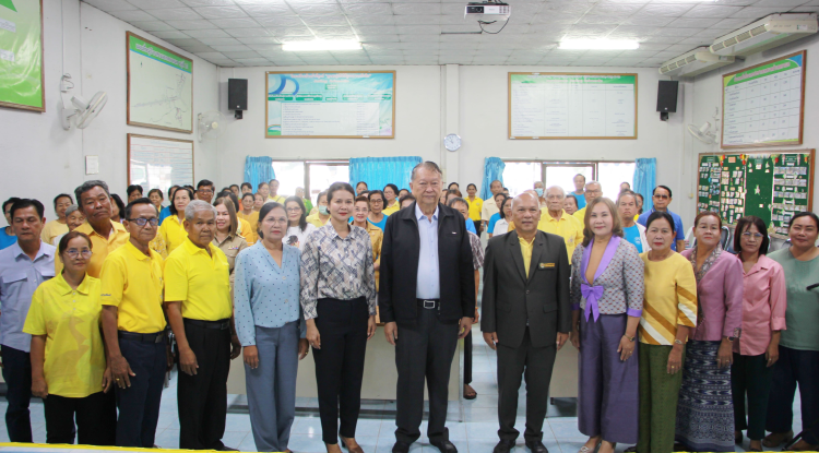 วันที่ 24 มีนาคม 2568 เทศบาลตำบลตลาดแค นำโดยนายชัยรัตน์ กิตติหิรัญวัฒน์ นายกเทศมนตรีตำบลตลาดแค คณะผู้บริหาร สมาชิกสภา ร่วมกับชมรมผู้สูงอายุเทศบาลตำบลตลาดแค ร่วมกิจกรรมโครงการส่งเสริมสุขภาพกาย สุขภาพจิต ปีที่ 12 "ไม่ลืม ไม่ล้ม ไม่ซึมเศร้า และกินข้าวอร่อย"  (กิจกรรมกฎหมายน่ารู้กับผู้สูงอายุ) 