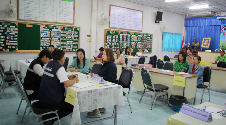 วันที่ 2 เมษายน 2568 นางสาวพัทธ์ธีรา ศิริทรัพย์ รองปลัดเทศบาล รักษาราชการแทน ปลัดเทศบาลตำบลตลาดแค  ผู้อำนวยการการเลือกตั้งประจำเทศบาลตำบลตลาดแค  พร้อมด้วยเจ้าหน้าที่ผู้ปฏิบัติงานการรับสมัครเลือกตั้ง  และผู้ที่มีส่วนเกี่ยวข้อง  ร่วมต้อนรับ นายศรีพงศ์ อุดมสินานนท์ ผู้ตรวจการการเลือกตั้ง ประจำจังหวัดนครราชสีมา   ลงพื้นที่ตรวจเยี่ยม ติดตามการรับสมัครรับเลือกตั้งสมาชิกสภาเทศบาลและนายกเทศมนตรี