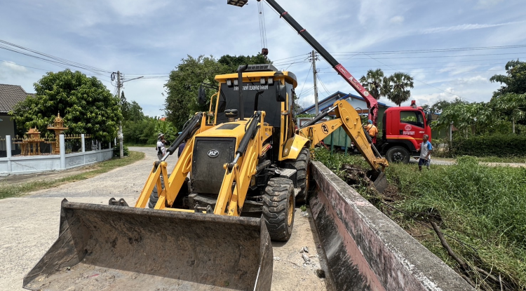 วันที่ 19 มิถุนายน 2568 นางสาวบรรจง เพ็ชรพิมาย นายกเทศมนตรีตำบลตลาดแค มอบหมายให้เจ้าหน้าที่เทศบาลตำบลตลาดแค  ลงพื้นที่ดำเนินการนำต้นไม้ล้มขวางทางน้ำออกจากลำธารปราสาท อำเภอโนนสูง จังหวัดนครราชสีมา