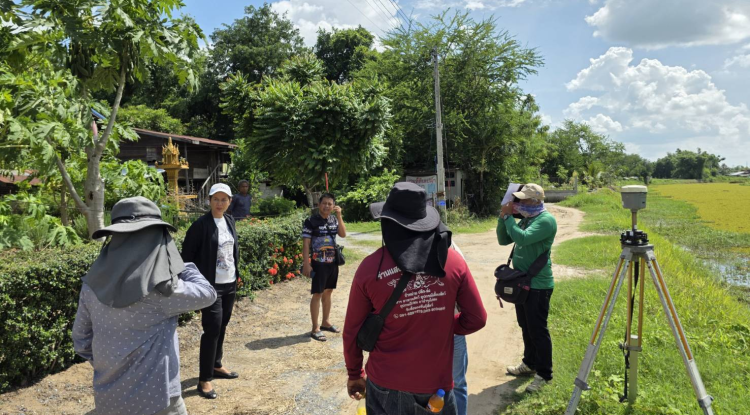 วันที่ 5 กรกฎาคม 2568 นางสาวบรรจง เพ็ชรพิมาย นายกเทศมนตรีตำบลตลาดแค พร้อมด้วยเจ้าหน้าที่เทศบาลตำบลตลาดแค  ลงพื้นที่ร่วมกับเจ้าหน้าที่สํานักงานที่ดินจังหวัดนครราชสีมา สาขาโนนสูง ชี้แนวเขตที่ดิน ในเขตเทศบาลตำบลตลาดแค อำเภอโนนสูง จังหวัดนครราชสีมา